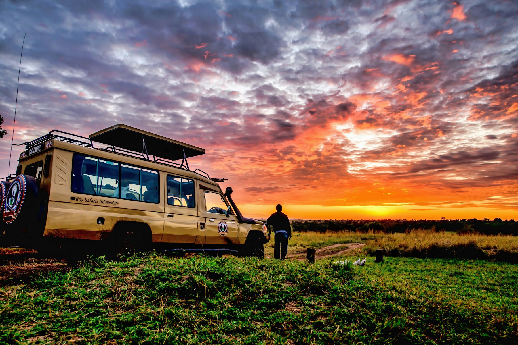 Guests enjoying sundowner drinks